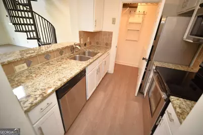 1075 Peachtree Walk NE #A519, Atlanta, GA 30309 - Photo 2