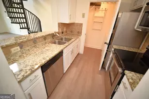 1075 Peachtree Walk NE, Atlanta, GA 30309 - Photo 2
