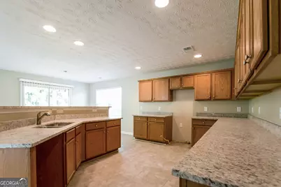 2791 Groovers Lake Point, Lithia Springs, GA 30122 - Photo 4