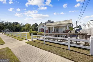 383 1st St, Folkston, GA 31537 - Photo 4