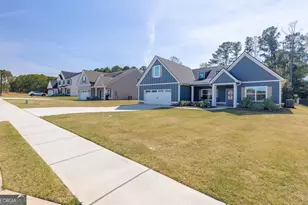 204 Maddington Ct, Senoia, GA 30276 - Photo 2