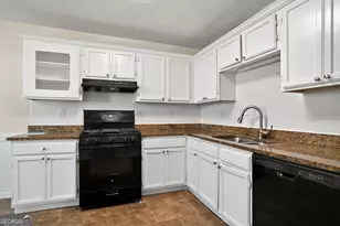 3713 Red Rose Ct, Loganville, GA 30052 - Photo 6