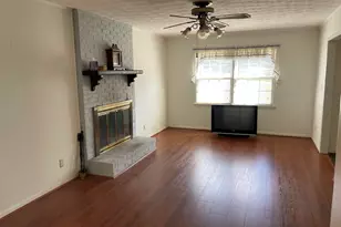 1215 Sharonton Dr, Stone Mountain, GA 30083 - Photo 4