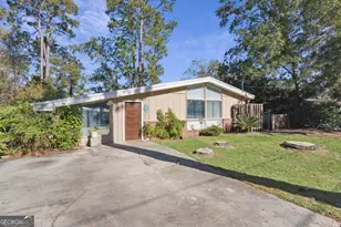 2111 Clairmont Ln, Brunswick, GA 31520 - Photo 2