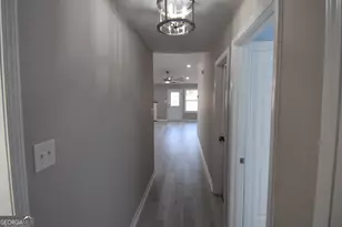 1627 Summerwoods Cir, Griffin, GA 30224 - Photo 8