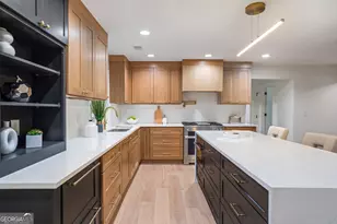 4955 Powers Ferry Rd, Sandy Springs, GA 30327 - Photo 6