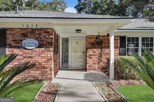 1613 Lake Dr, Midway, GA 31320 - Photo 6