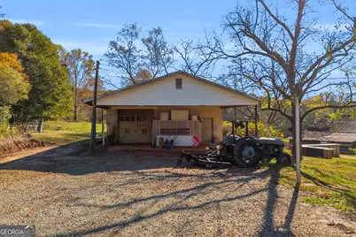 1129 Lord Road, Commerce, GA 30530 - Photo 12