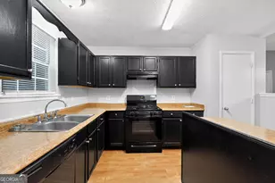 225 Fox Ln Dr, South Fulton, GA 30349 - Photo 10