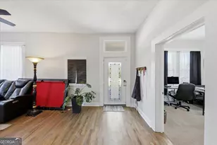 224 W Tinsley St, Griffin, GA 30223 - Photo 6