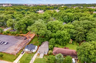 1328 Gus Thornhill Jr Dr, East Point, GA 30344 - Photo 36