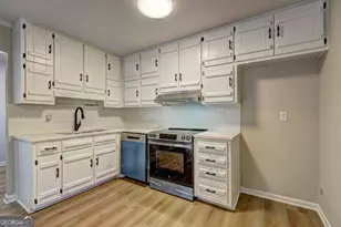 1879 Lake Chase Ln, Jonesboro, GA 30236 - Photo 12