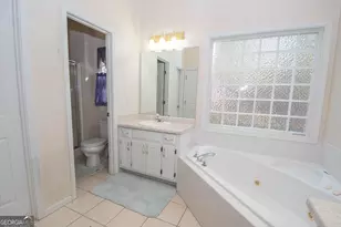 200 Barrington Grange Dr, Sharpsburg, GA 30277 - Photo 16