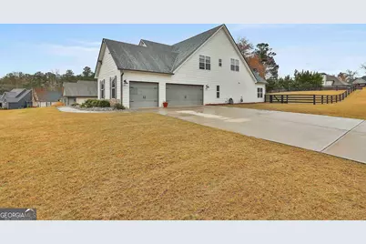 153 N Cove Drive, Newnan, GA 30263 - Photo 2