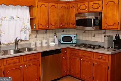 2719 Waleska Way, East Point, GA 30344 - Photo 8