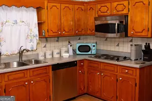 2719 Waleska Way, East Point, GA 30344 - Photo 8