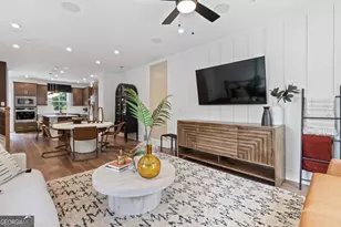 2580 Astaire Ct, Atlanta, GA 30318 - Photo 12