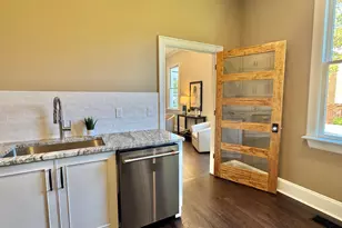 111 E 49th St, Savannah, GA 31405 - Photo 18