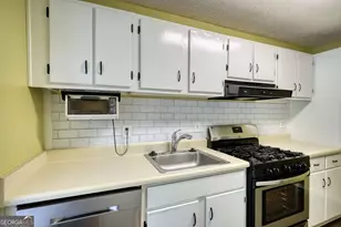 2205 Cumberland Ct SE, Smyrna, GA 30080 - Photo 6