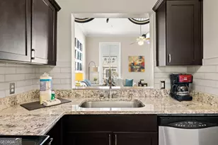 105 Whitaker St, Savannah, GA 31401 - Photo 4