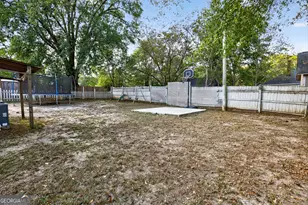 208 Royal Ave, Hogansville, GA 30230 - Photo 4