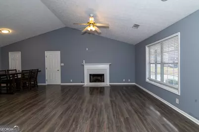 1025 Hunters Oak Trail, Sugar Hill, GA 30518 - Photo 4