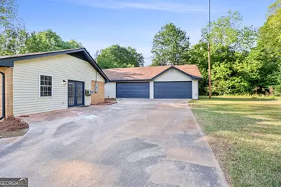 115 Linda Way, Fayetteville, GA 30215 - Photo 2