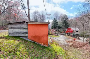 7829 Dillard Rd, Scaly Mtn, NC 28775 - Photo 94
