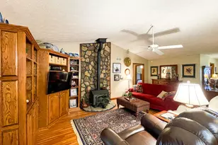 2117 W Grantville Rd, Grantville, GA 30220 - Photo 12