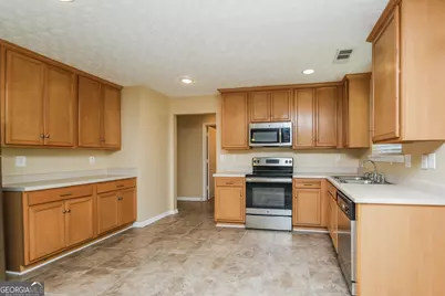8319 Milam Loop, Fairburn, GA 30213 - Photo 6