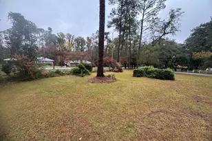 210 Sycamore St, Swainsboro, GA 30401 - Photo 8