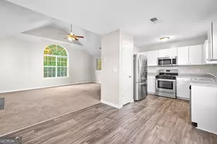 6442 Stonebridge Creek Ln, Lithonia, GA 30058 - Photo 10