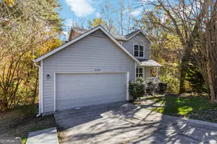 2725 Wildflower Ln, Snellville, GA 30039 - Photo 2