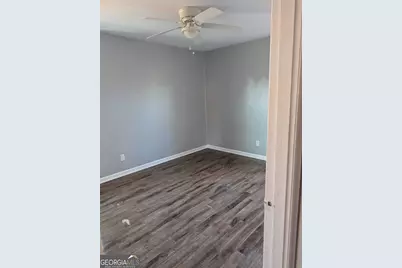 300 Meadowridge Drive, Warner Robins, GA 31093 - Photo 4