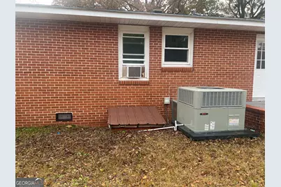 300 Meadowridge Drive, Warner Robins, GA 31093 - Photo 2