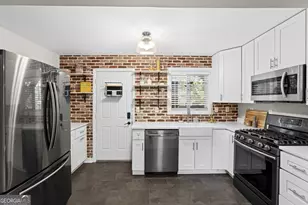 394 6th St NE, Atlanta, GA 30308 - Photo 4