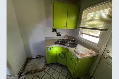 5068 Lorraine Place, Forest Park, GA 30297 - Photo 28