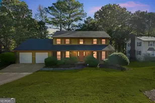 1378 Stoneleigh Hill Rd, Lithonia, GA 30058 - Photo 2