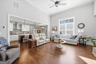 217 Crescent Dr, Forsyth, GA 31029 - Photo 4