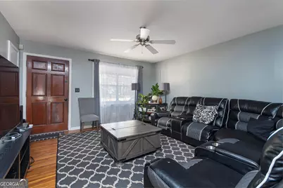 761 Robert E Lee Parkway, Jonesboro, GA 30238 - Photo 8