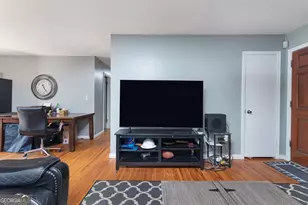 761 Robert E Lee Pkwy, Jonesboro, GA 30238 - Photo 6