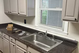 784 Spring Valley Dr, Forest Park, GA 30297 - Photo 8