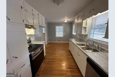 423 Center Circle SW, Conyers, GA 30094 - Photo 6