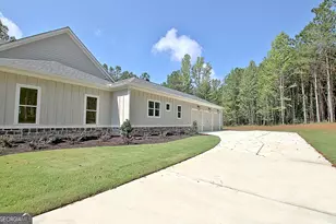 250 Bob Smith Rd, Sharpsburg, GA 30277 - Photo 4