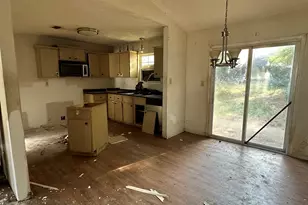 4561 Garden Hills Dr, Stone Mountain, GA 30083 - Photo 4