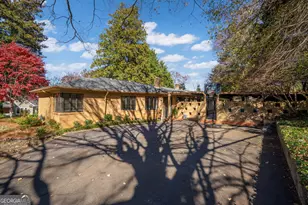 292 Chenocetah Dr, Cornelia, GA 30531 - Photo 2