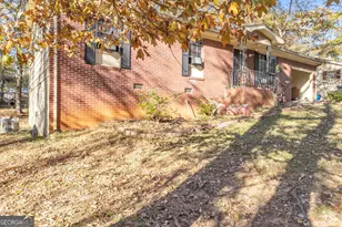 88 Thornton Dr, Hartwell, GA 30643 - Photo 2