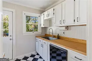 142 Woodbine Cir SE, Atlanta, GA 30317 - Photo 14