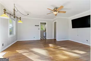 142 Woodbine Cir SE, Atlanta, GA 30317 - Photo 2