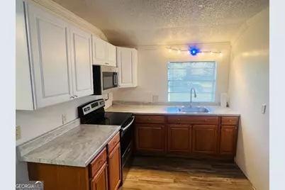 11 W Moore Street, Statesboro, GA 30458 - Photo 6